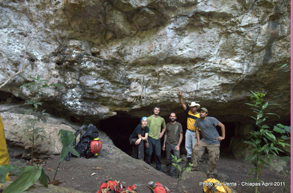 All'ingresso della Cueva del Convento